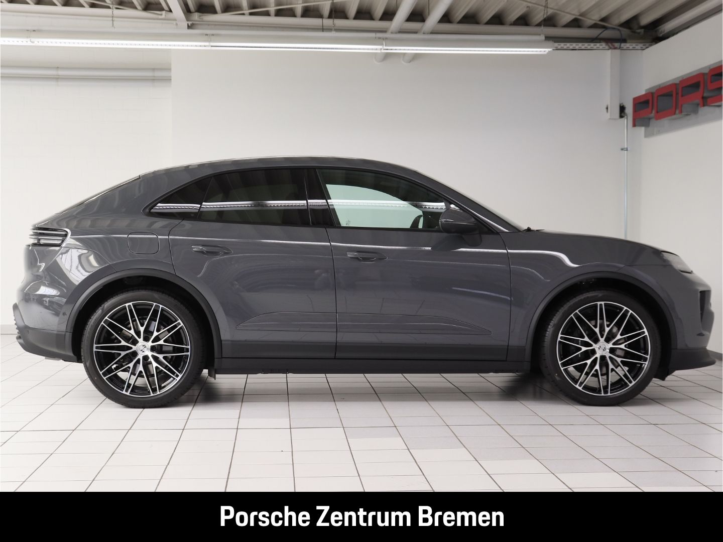 Porsche Macan Electric 4 Bose Matrix LED Panorama 22 Zol