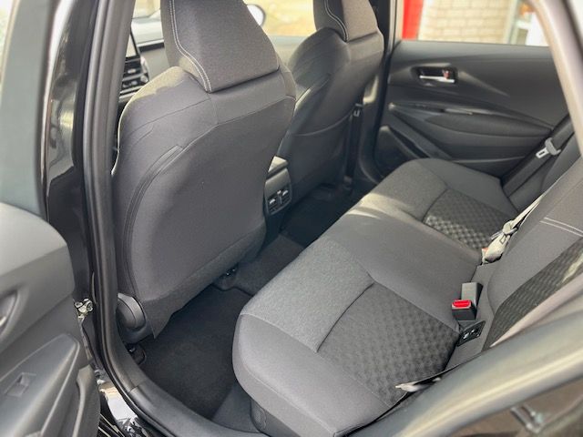 Toyota Corolla Touring Sports 1.8 Hybrid - LED, NAVI, S