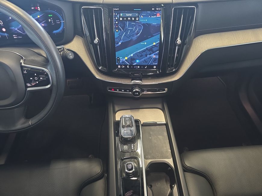 Volvo XC60 T8 AWD Recharge Inscription - Samsaru's Car Outlet