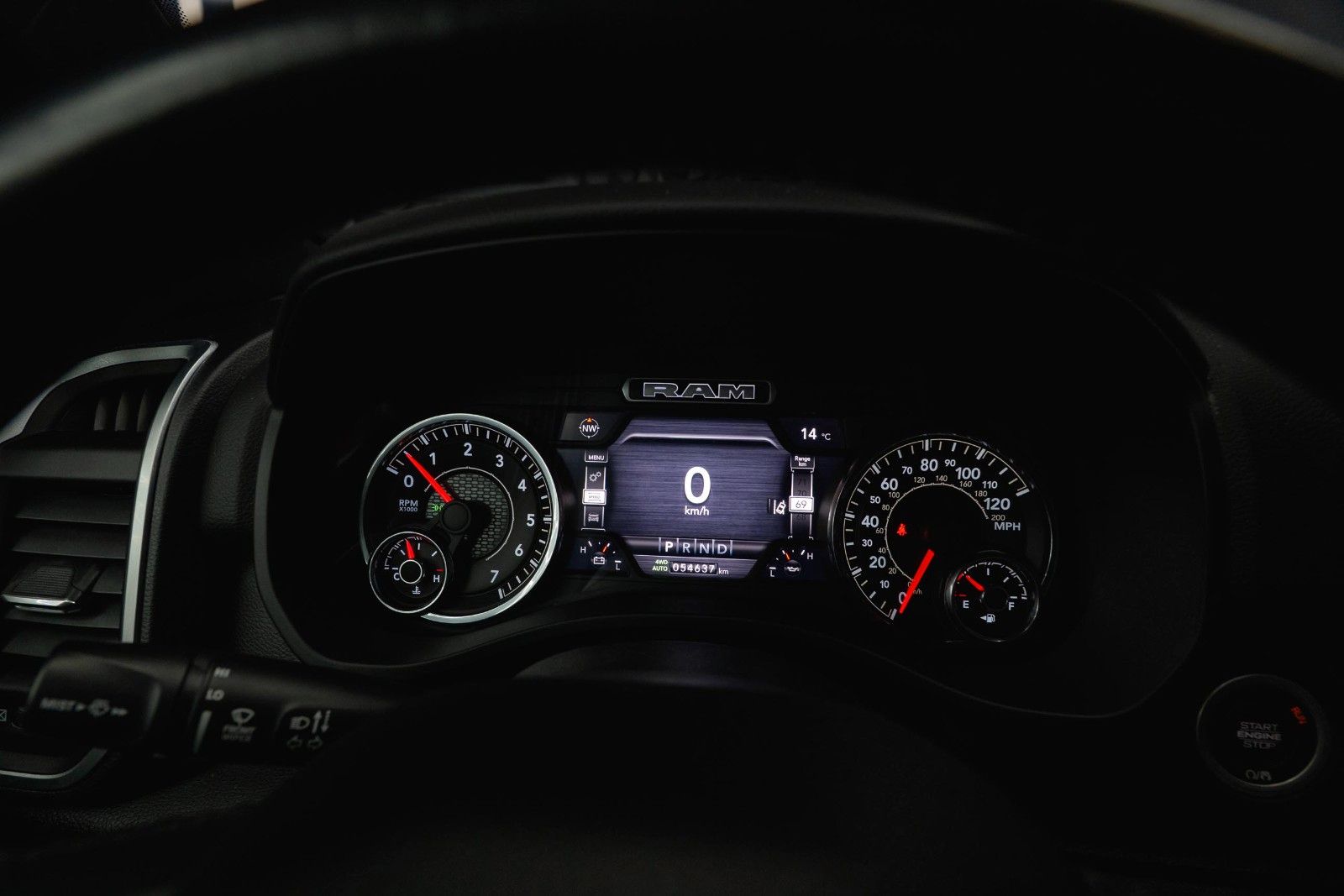 Dodge RAM 5.7 V8 HEMI 4x4 OFFROAD Night-Paket *LED*19%