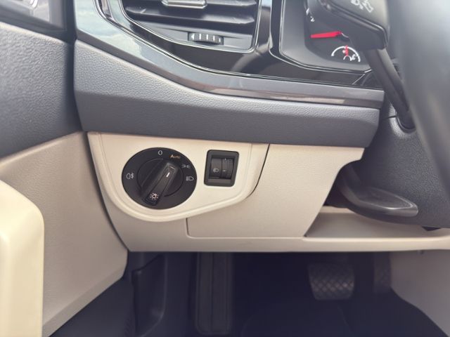 Volkswagen Polo 1.0l TSI BEATS DSG - Samsaru's Car Outlet