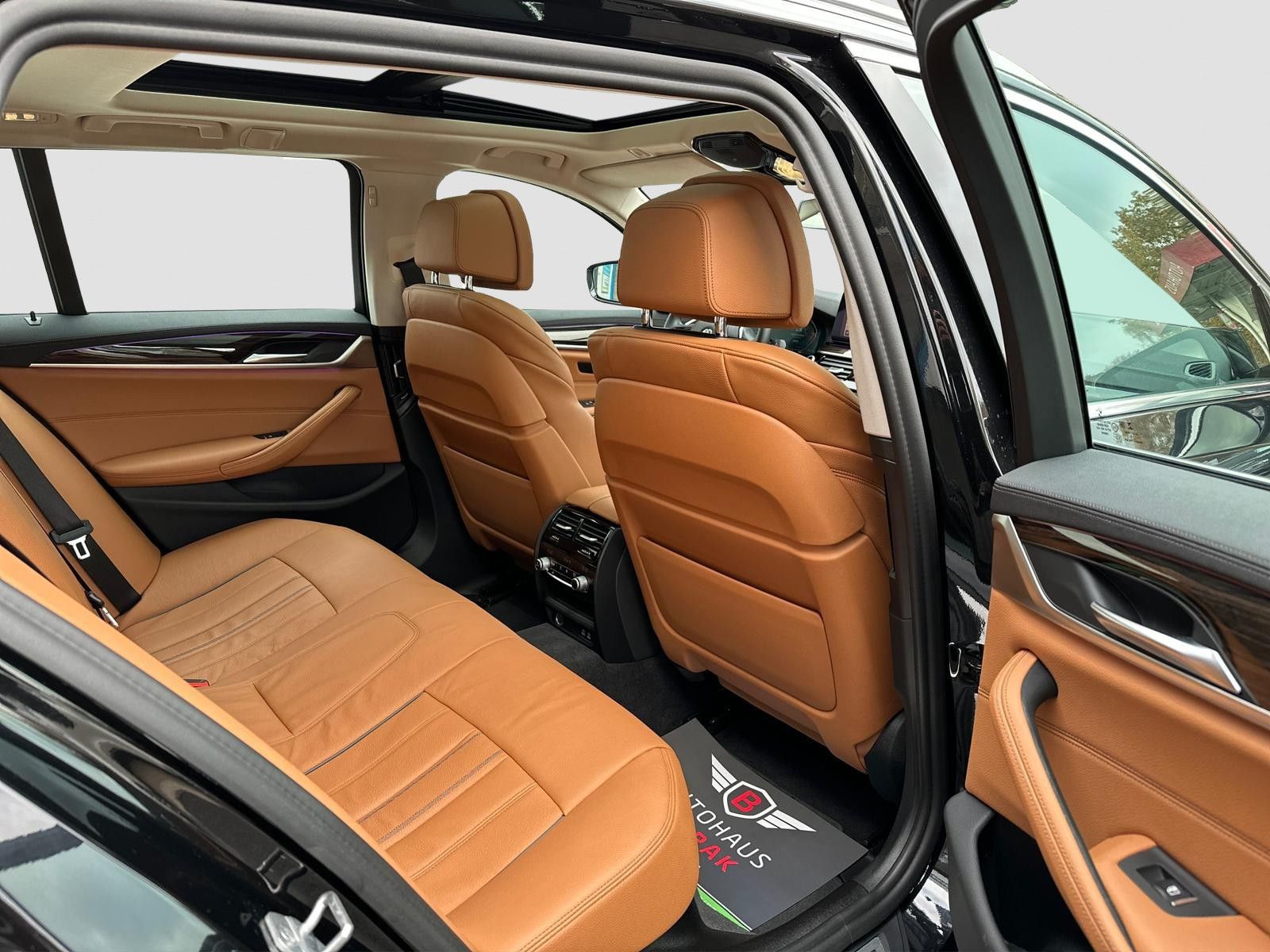 BMW 520 d Touring *Luxury* DIS.KEY/HUD/360/HiFi/PANO