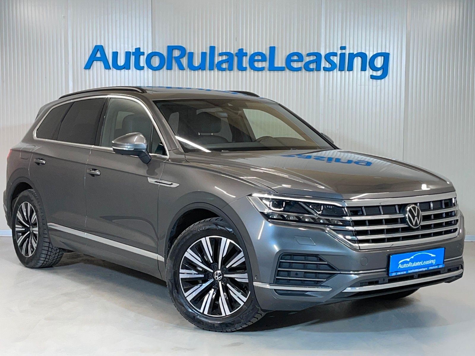 Volkswagen Touareg 3.0 V6 TDI 4MOT Elegance - Samsaru's Car Outlet