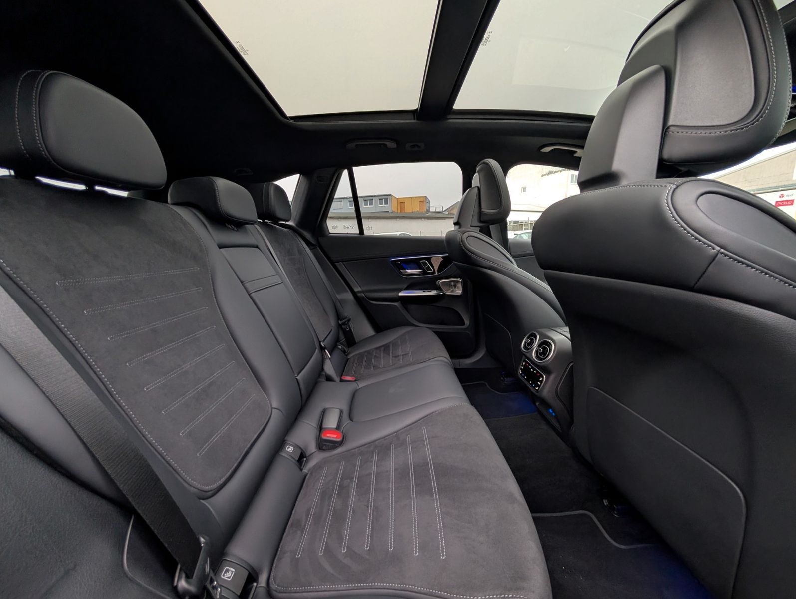 Mercedes-Benz GLC 400 e 4Matic *AMG*AHK*PREMIUM-PLUS*PANO*AIRB
