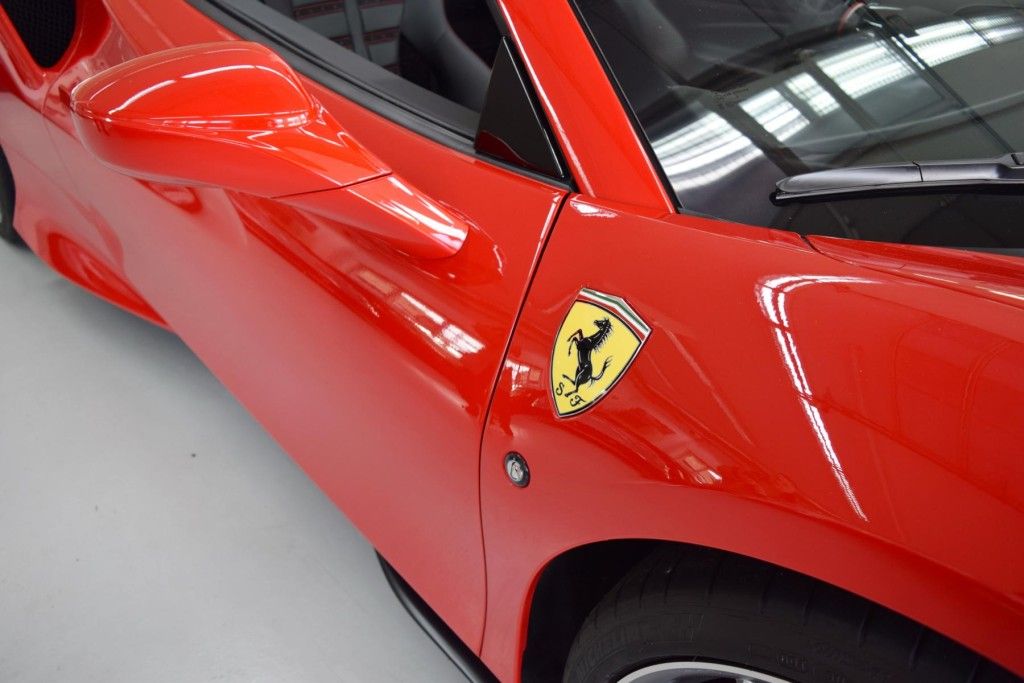 Ferrari F8 Spider - Samsaru's Car Outlet