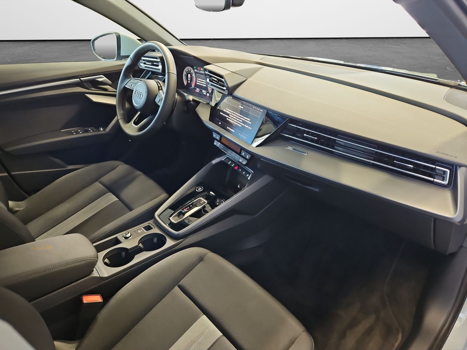 Audi A3 Limousine 30 TFSI S tronic advanced - Samsaru's Car Outlet