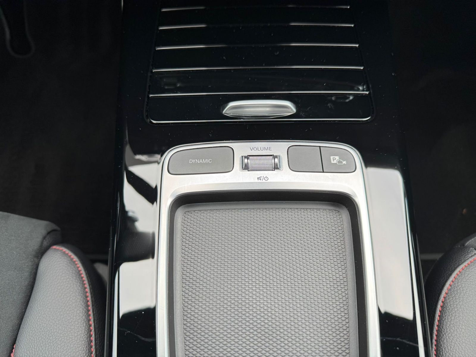 Mercedes-Benz A-Klasse Limousine 250 4Matic AMG-Line - Samsaru's Car Outlet