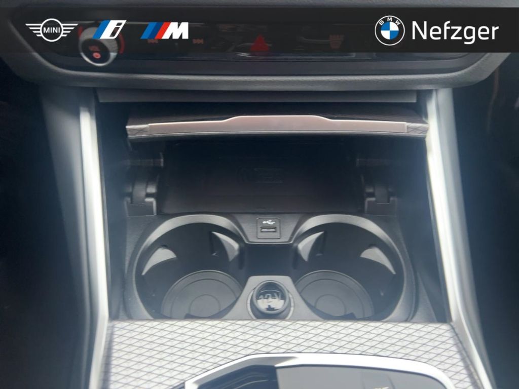 BMW 330 d xDrive Touring M Sport Park-Assistent HiFi