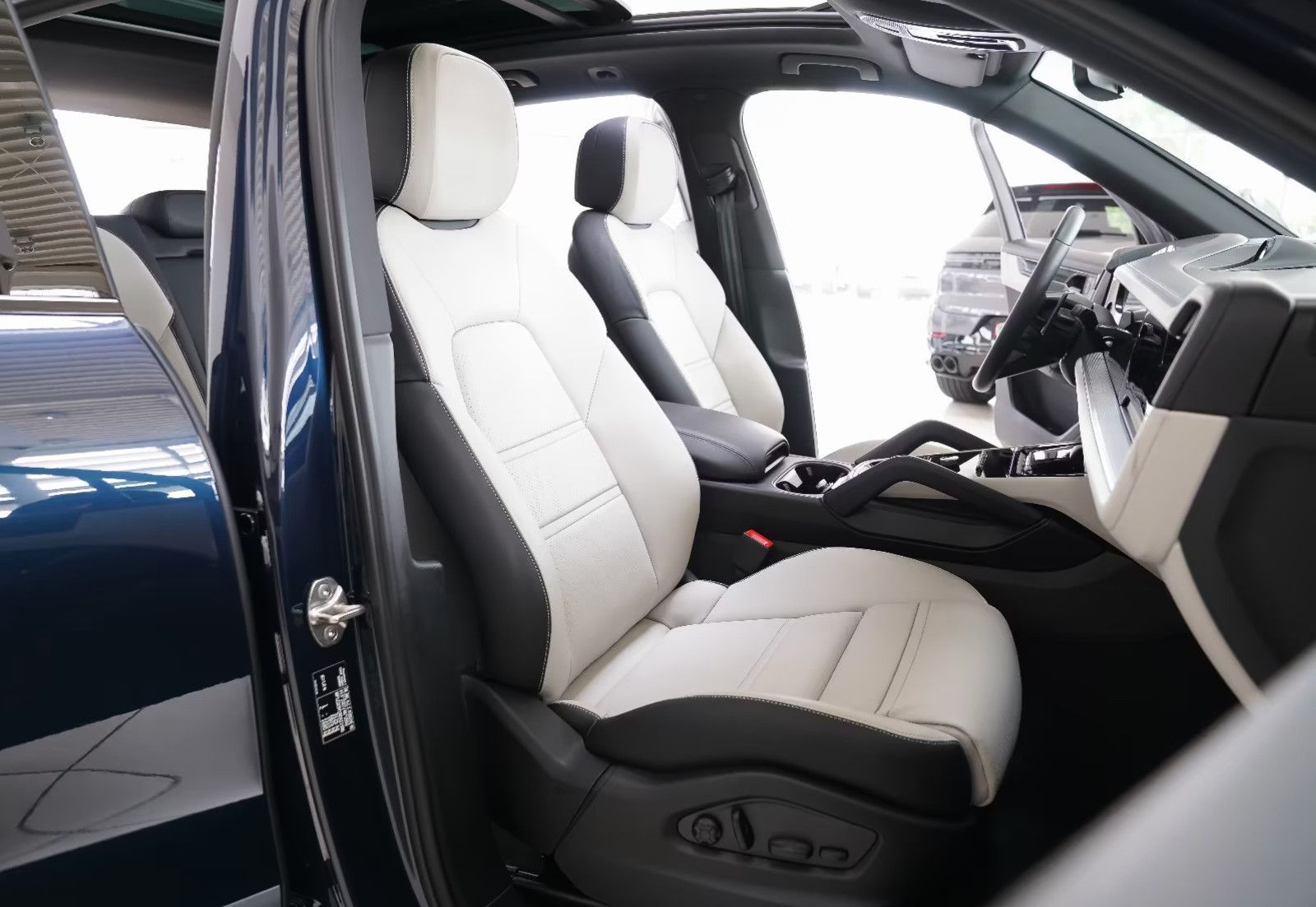 Porsche Cayenne E-Hybrid Pano Aero Design BOSE Sport 360