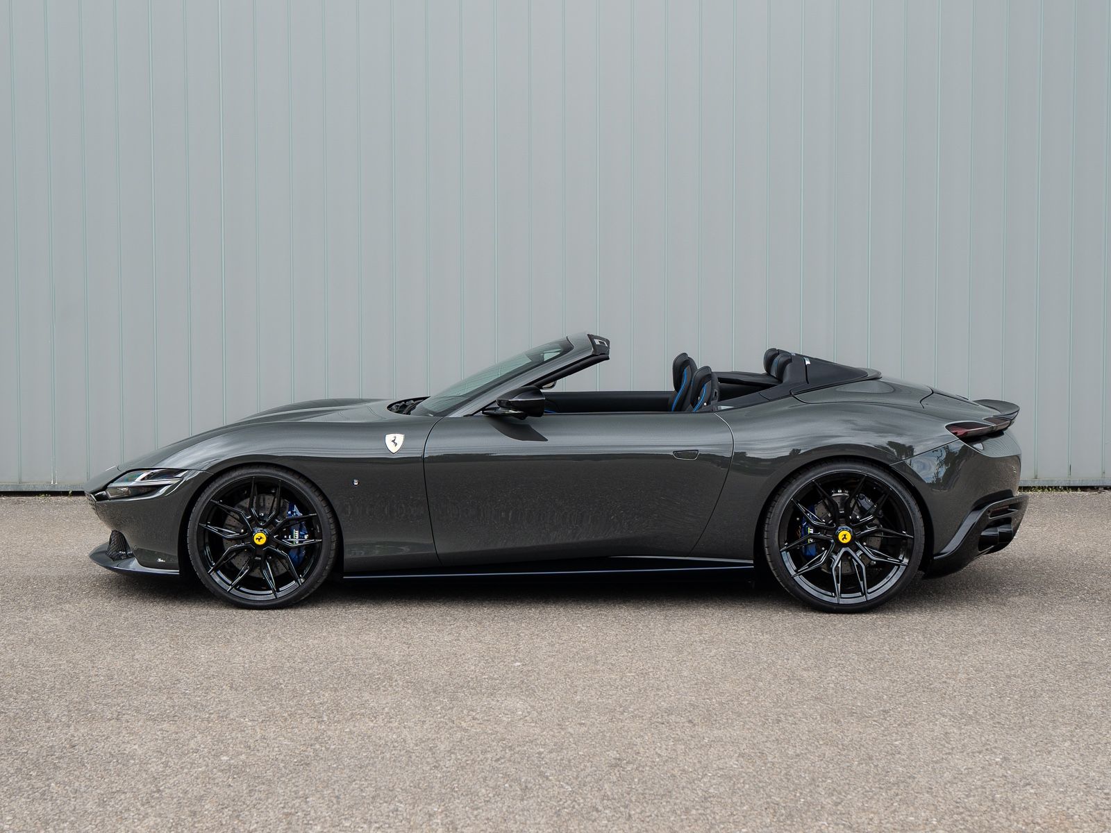 Ferrari Roma Spider - Samsaru's Car Outlet