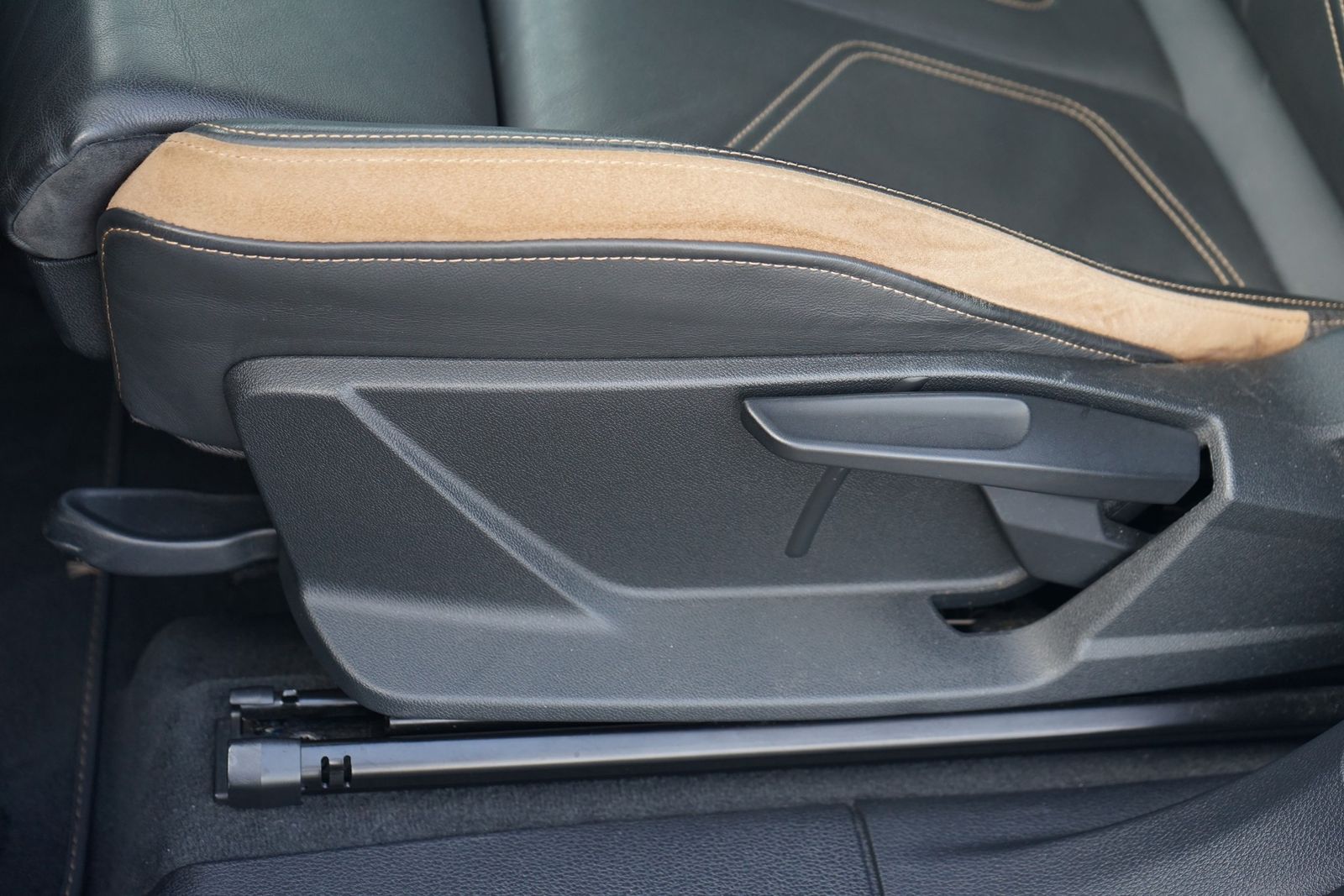 Audi Q3 35 2.0 TDI quattro S line - Samsaru's Car Outlet