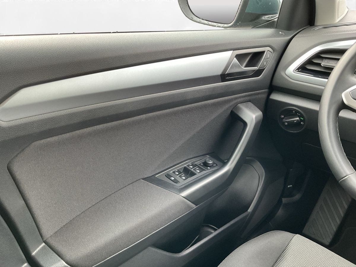 Volkswagen T-Roc 1.0 TSI Life - Samsaru's Car Outlet