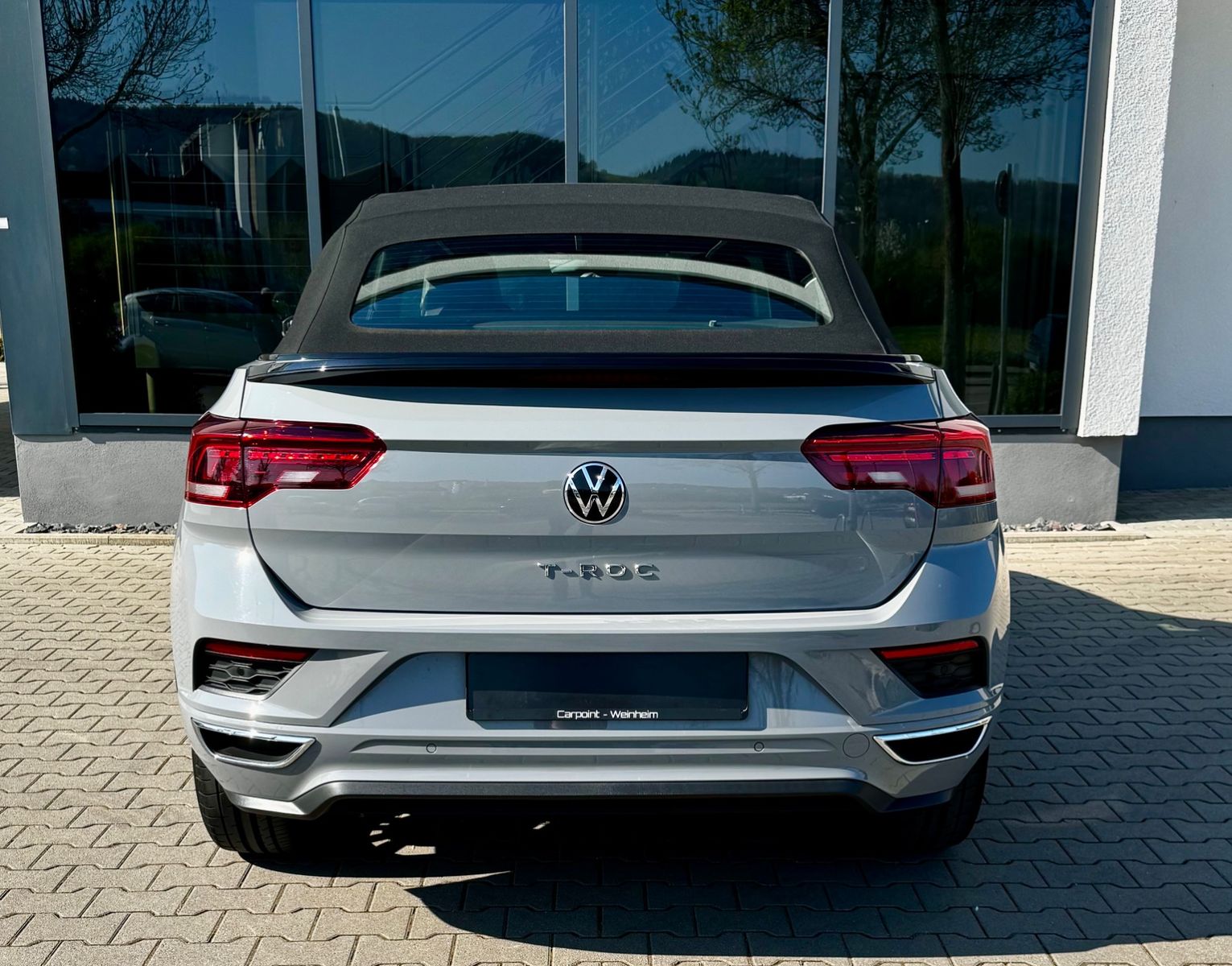 Volkswagen T-Roc R-Line - Samsaru's Car Outlet