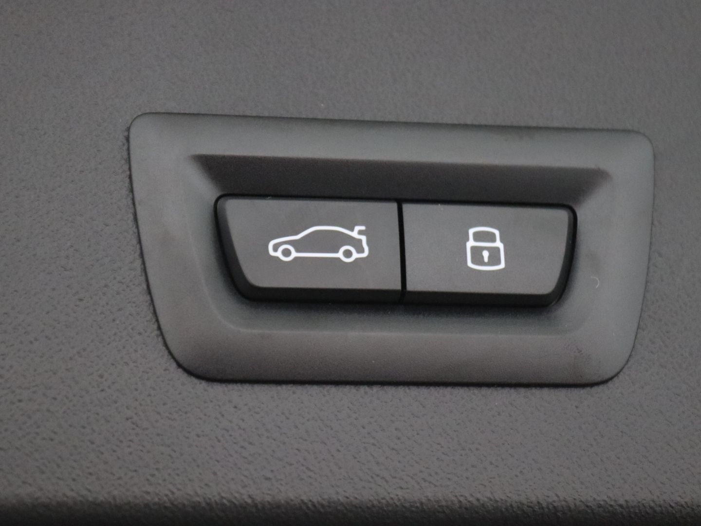 BMW X3 30 e xDrive M Sport HUD AHK-klappbar Panodach