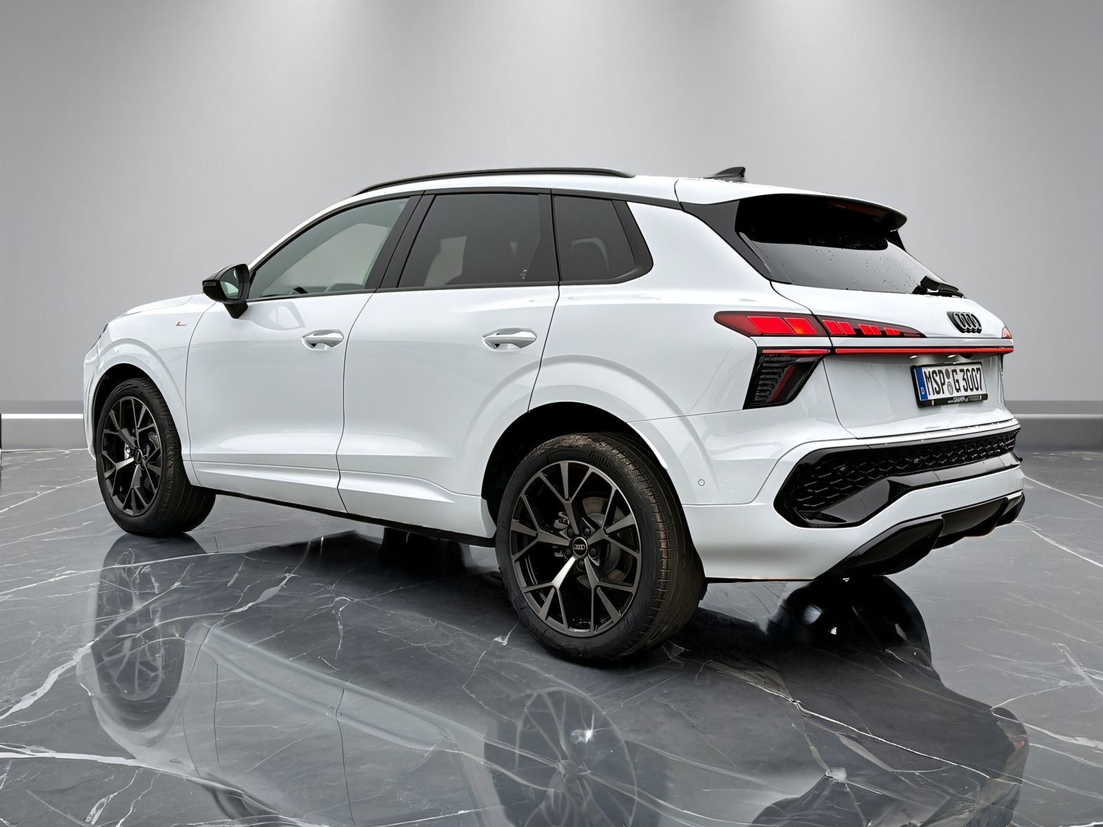Audi Q3 TDI TECH PLUS+AHK+SHZ+KAMERA+NAVI+S-LINE+