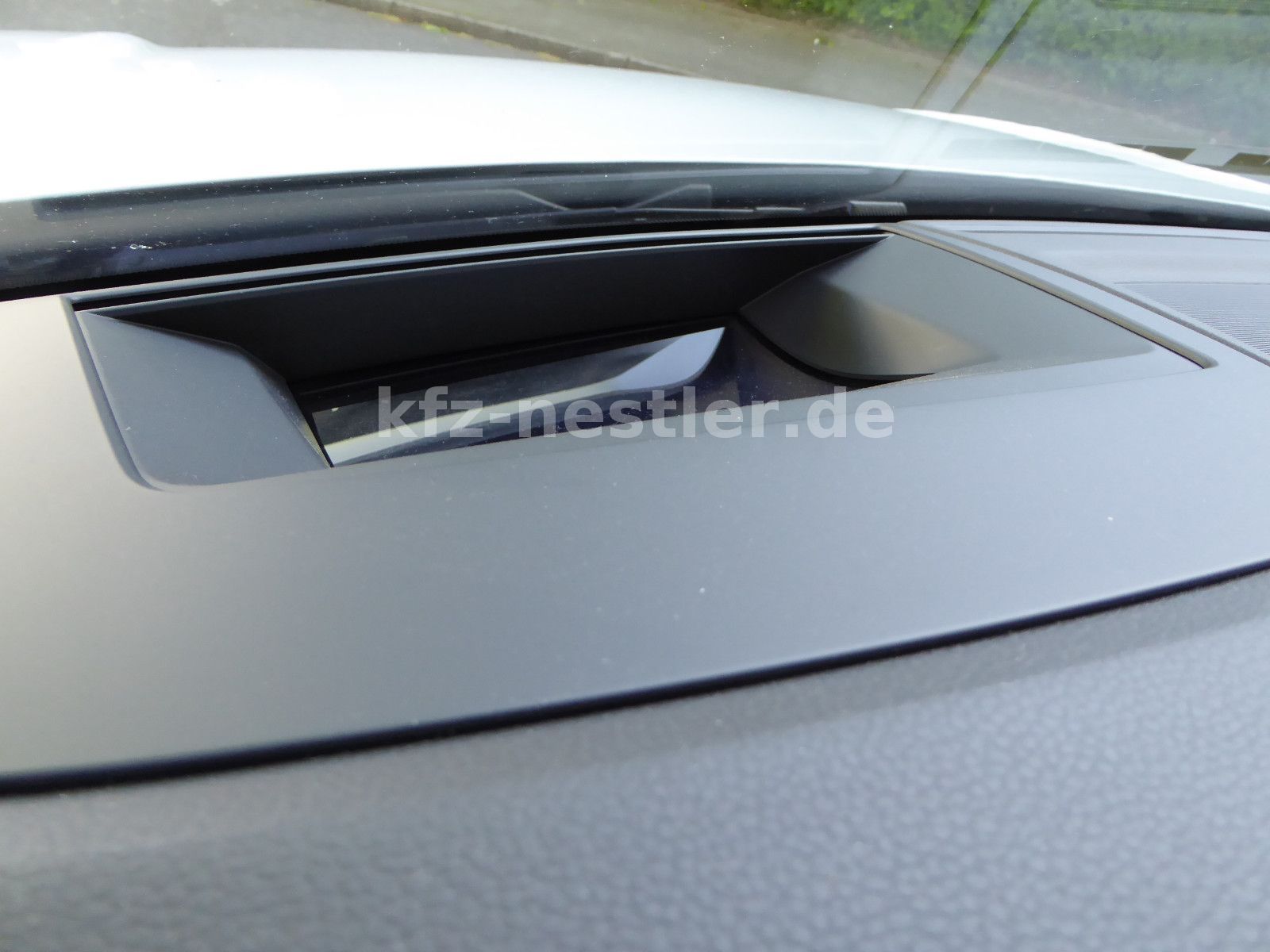 Volkswagen Touareg 3.0 TDI R-Line - Samsaru's Car Outlet