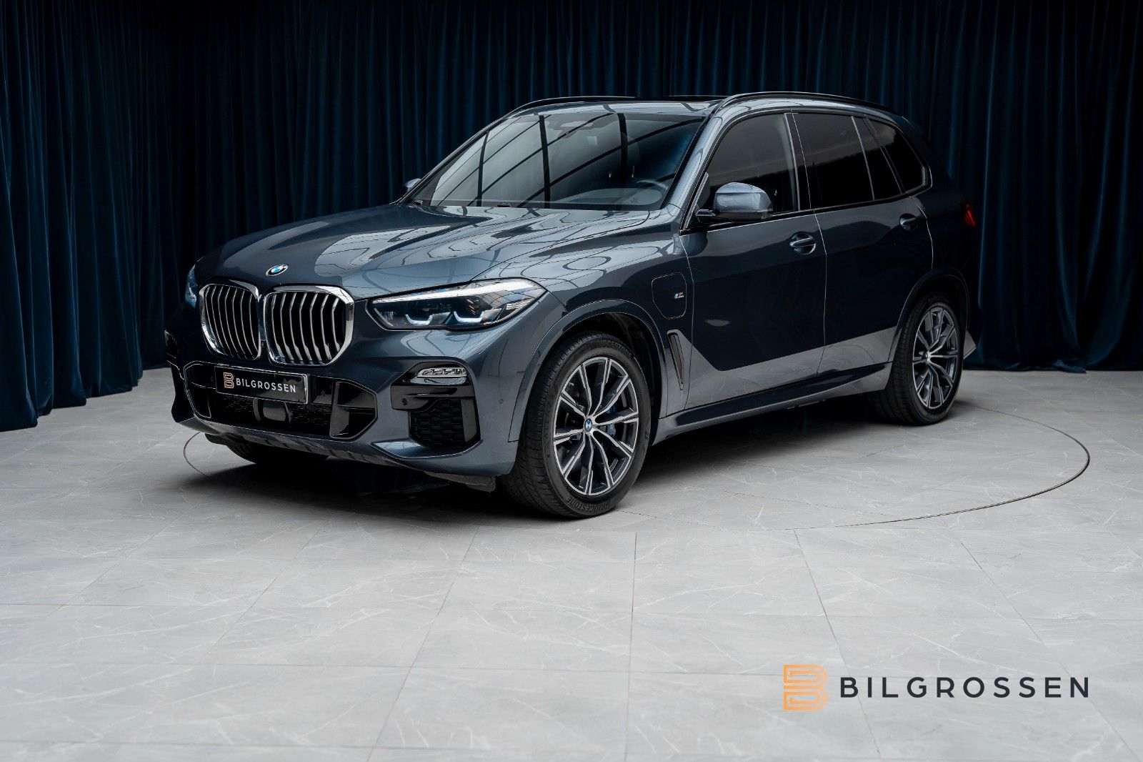 BMW X5 xDrive45e M Sport Pano H/K HUD Tow 360° ACC