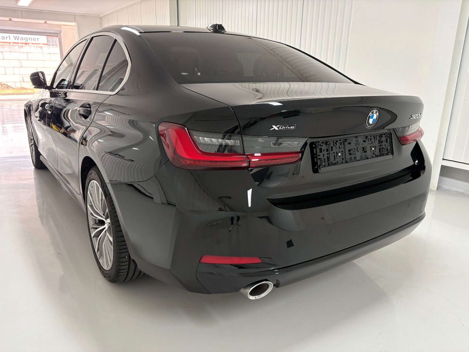 BMW 320 d xDrive /Curved-Display/LED/AHK/18"