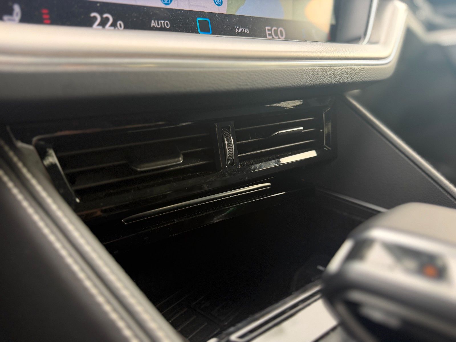 Volkswagen Touareg R Line V6 22"BlackStyle Allrad HuD PanoD