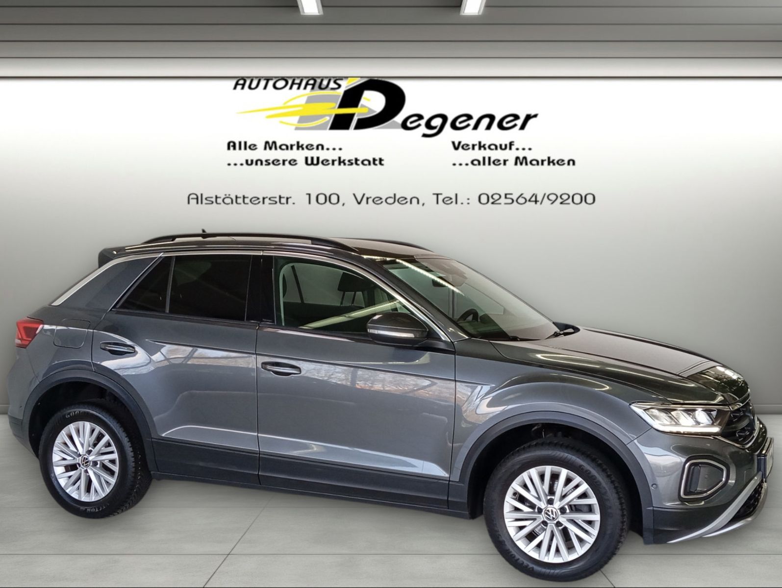 Volkswagen T-Roc - Samsaru's Car Outlet