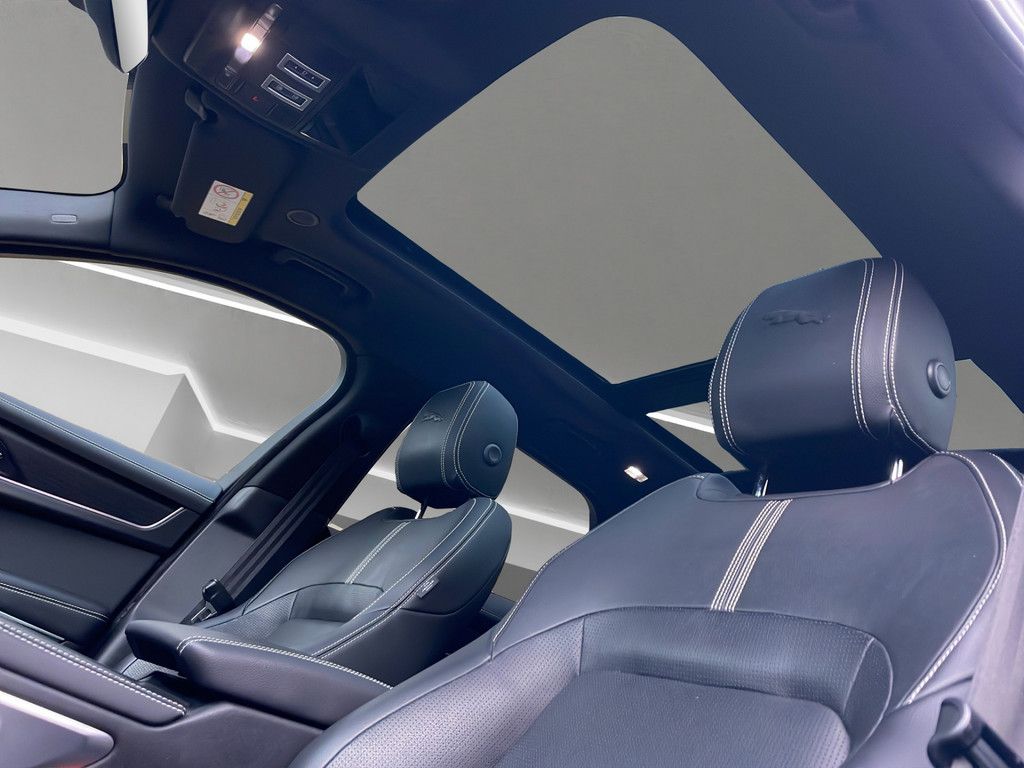 Jaguar F-Pace P250 R-Dynamic S AWD LED PANO ACC 19" AHK