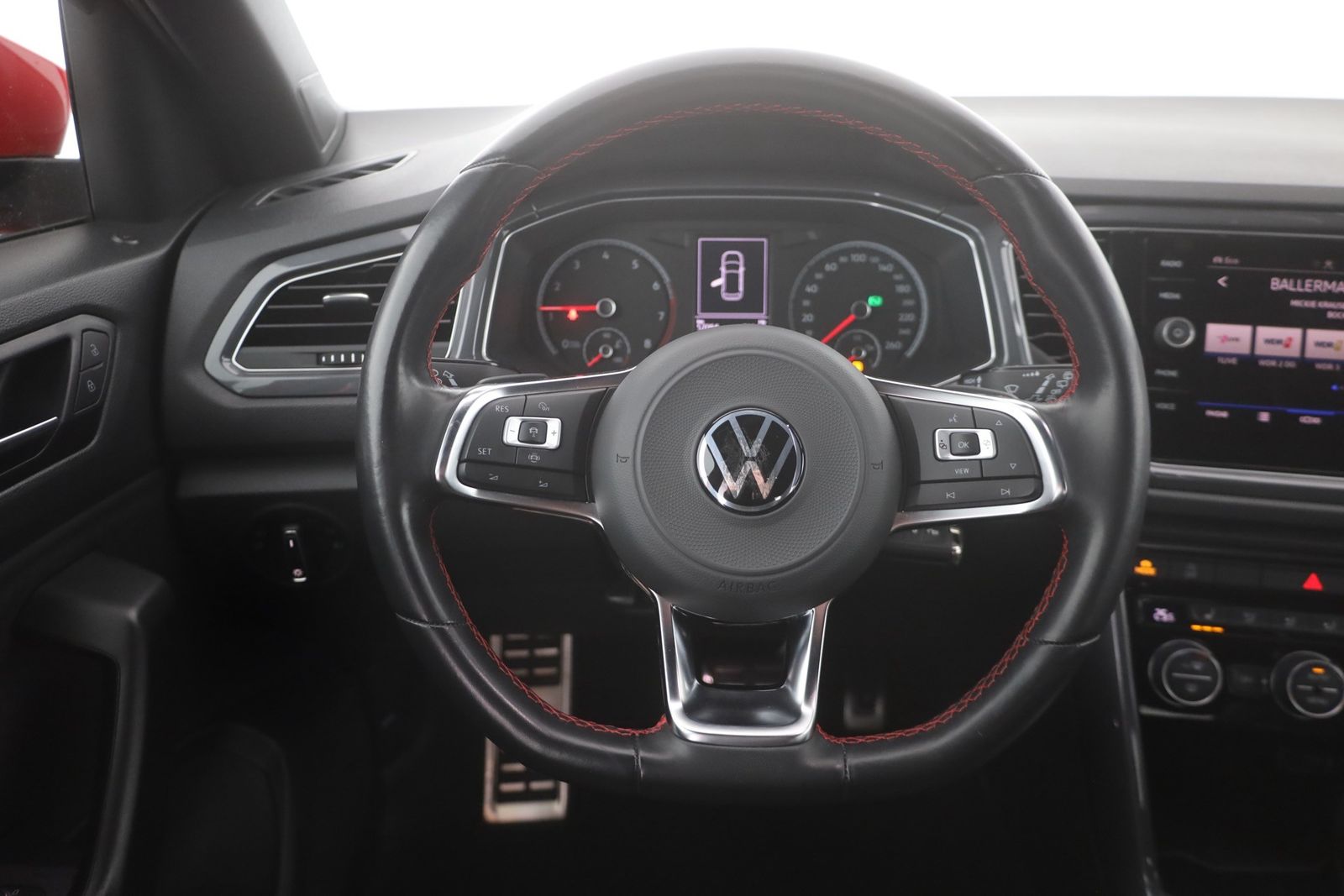 Volkswagen T-Roc 1.5 TSI DSG Sport - Samsaru's Car Outlet