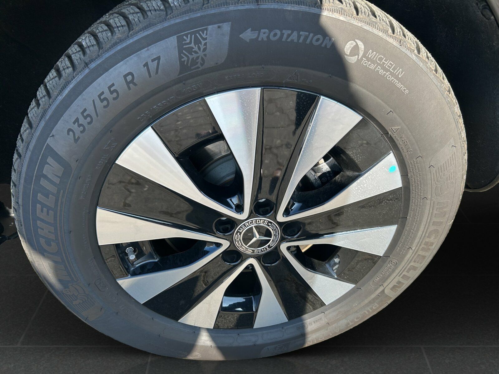 Mercedes-Benz V 300 d AVANTGARDE - Samsaru's Car Outlet