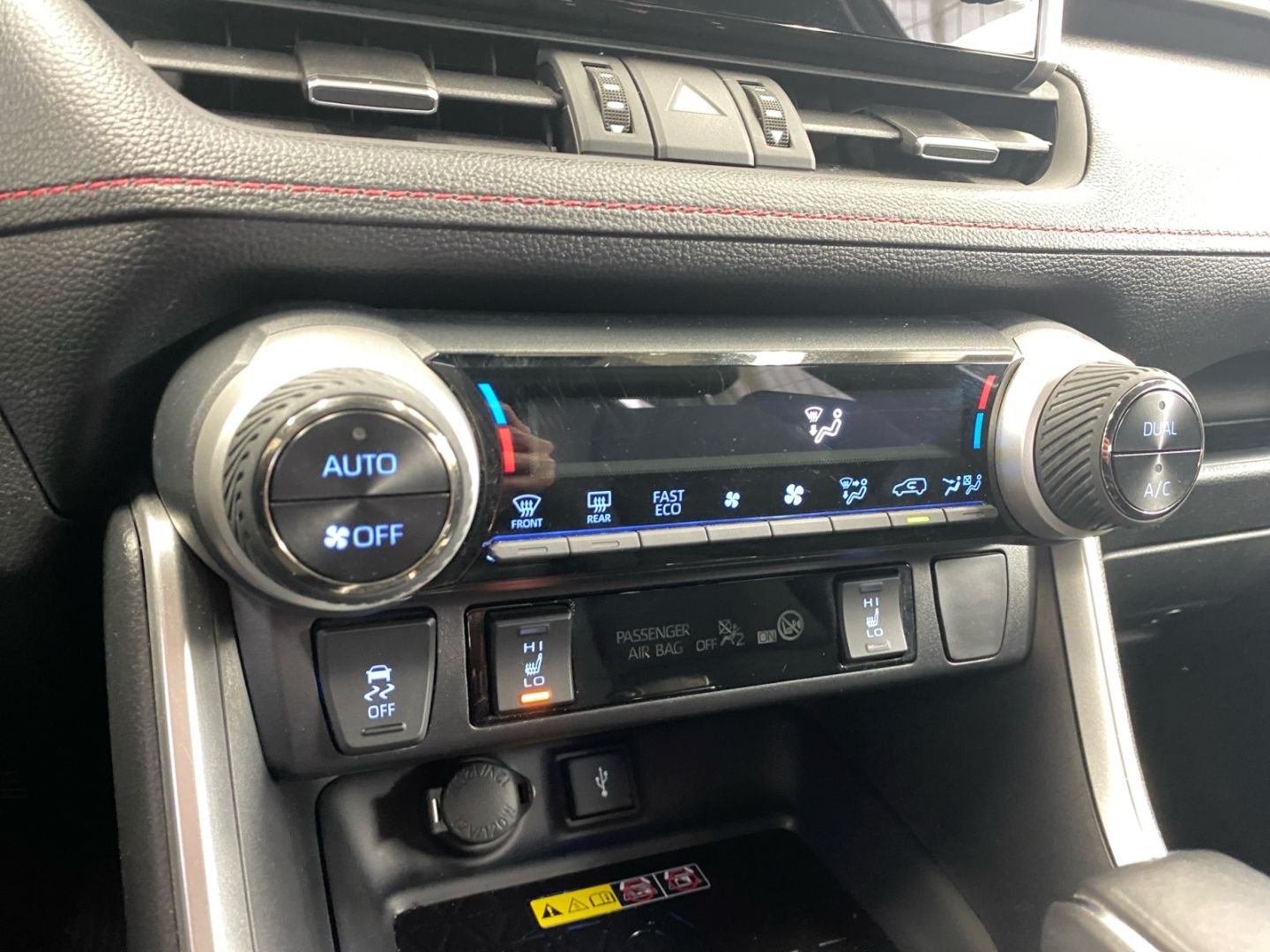 Toyota RAV 4 Plug-in-Hybrid - Samsaru's Car Outlet