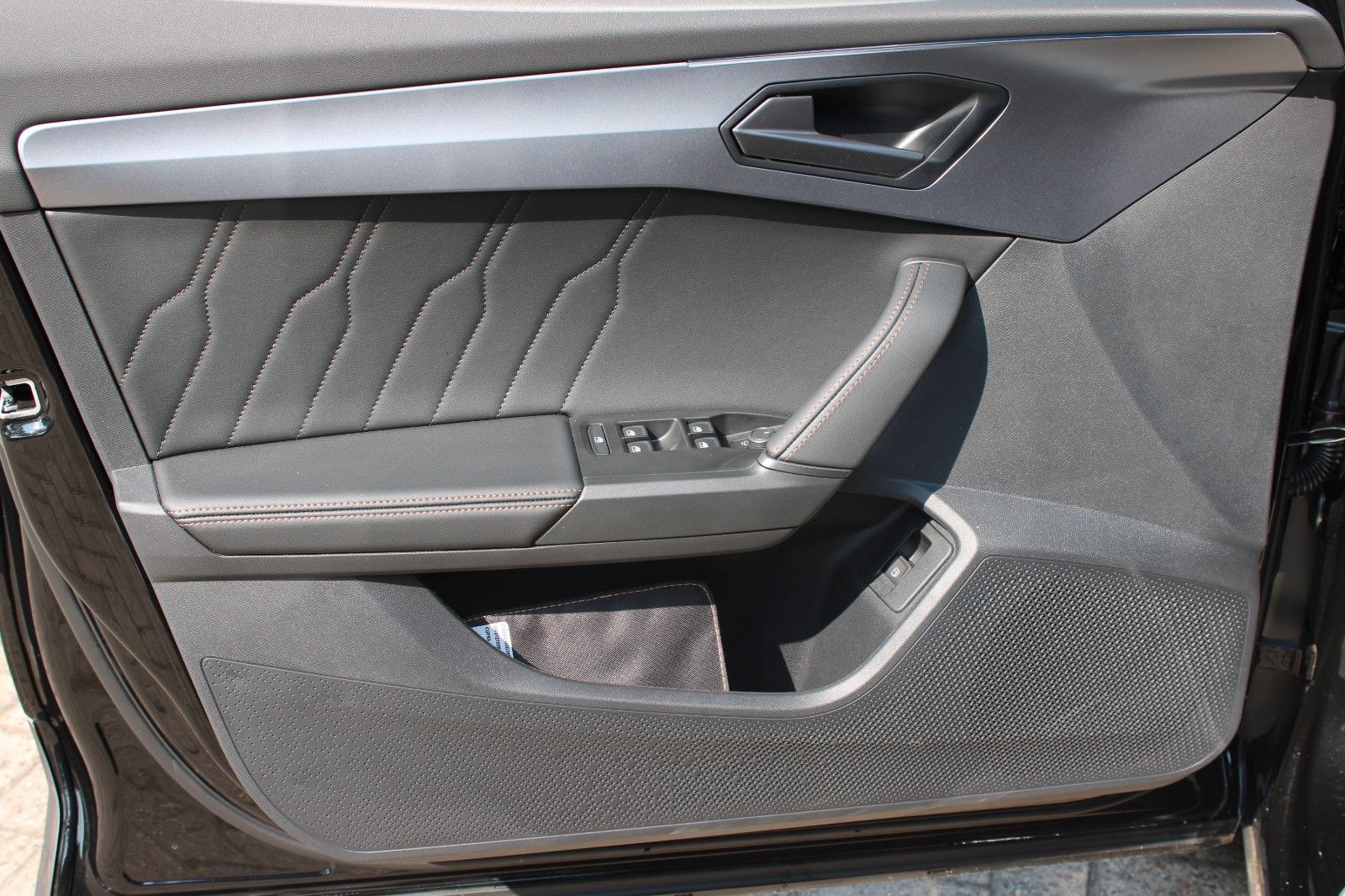Cupra Formentor 1.4 e-HYBRID DSG +ACC+SHZ+LED+AHK+PDC+