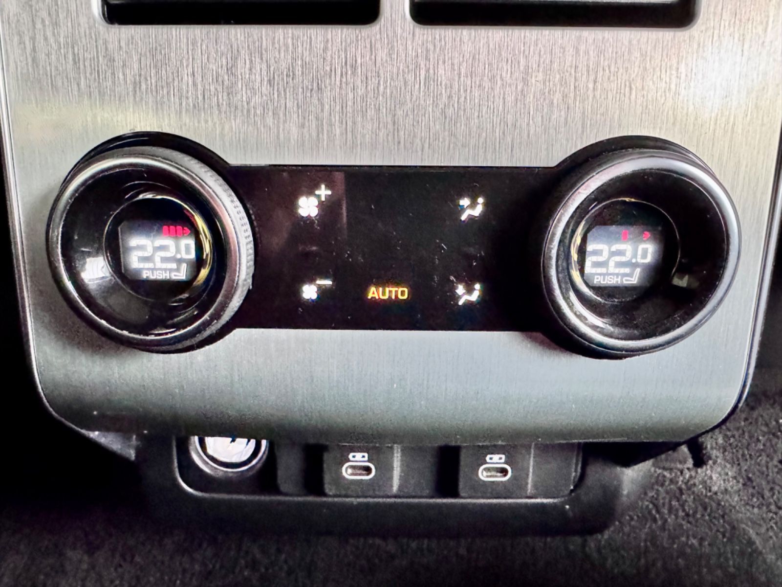 Range Rover Sport SVR - Samsaru's Car Outlet