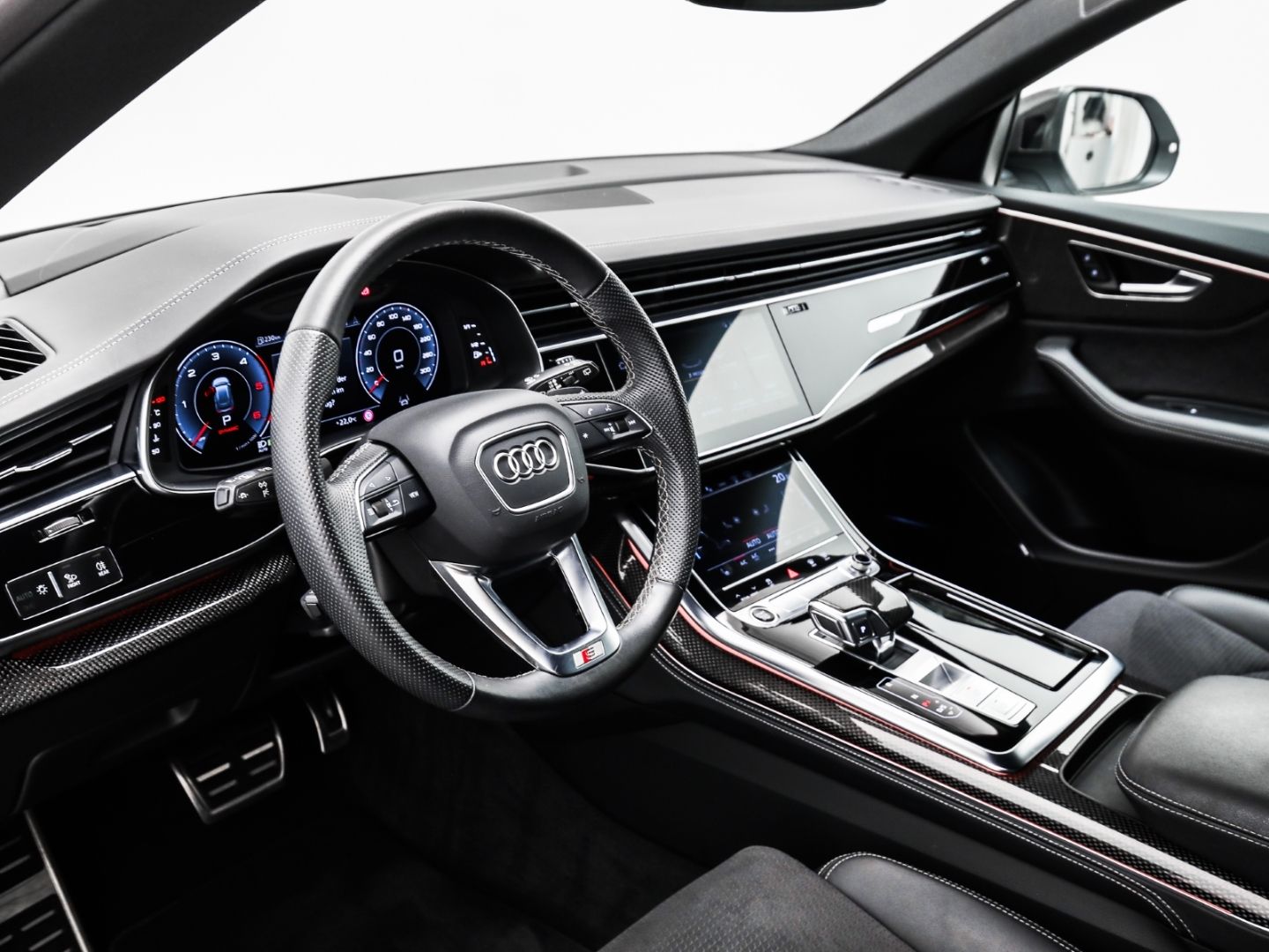 Audi Q8 50 TDI S line competition plus Pano AHK