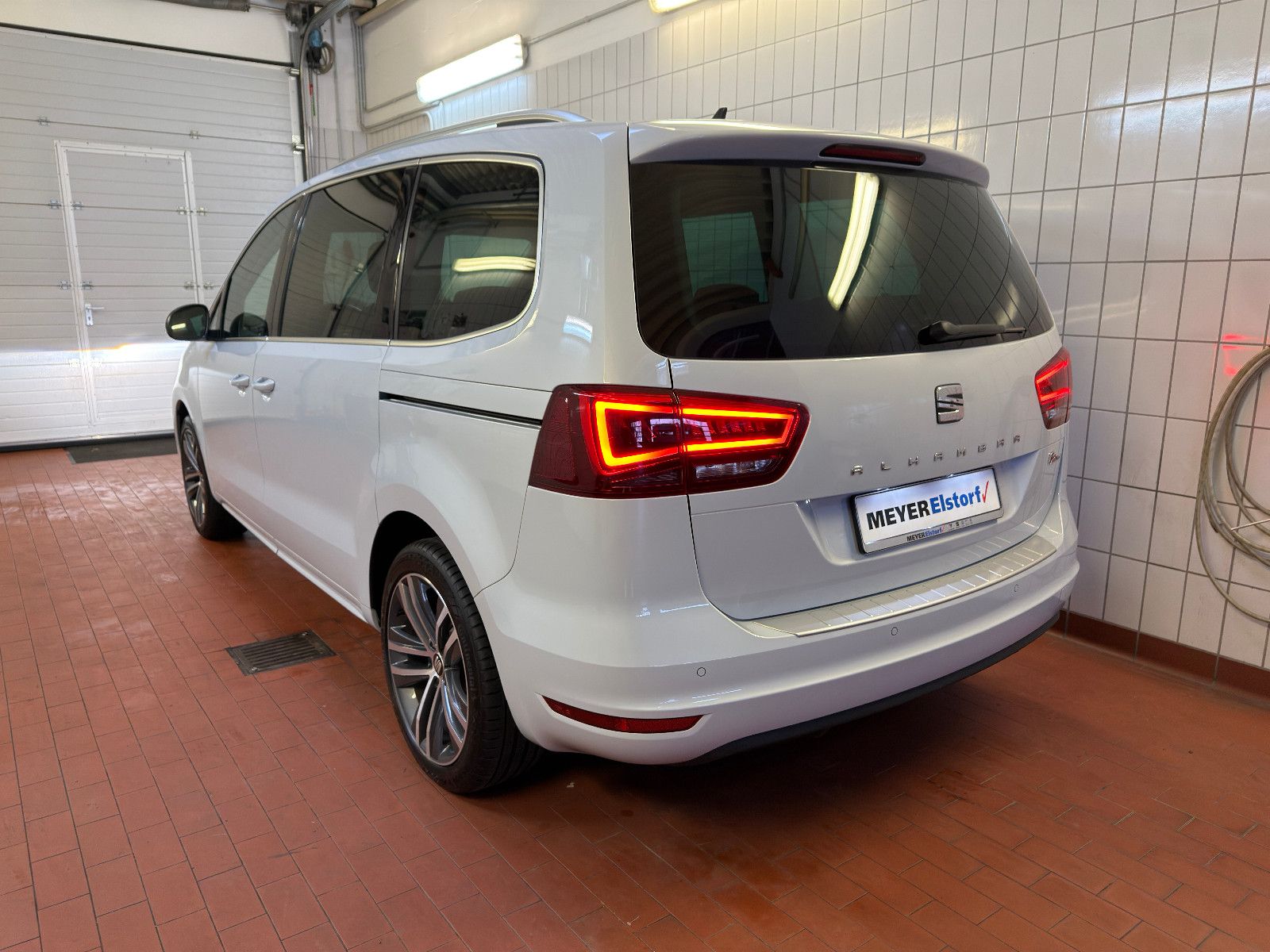 Seat Alhambra FR-Line 1.4 TSI DSG AHK DCC ACC 7-Sitze