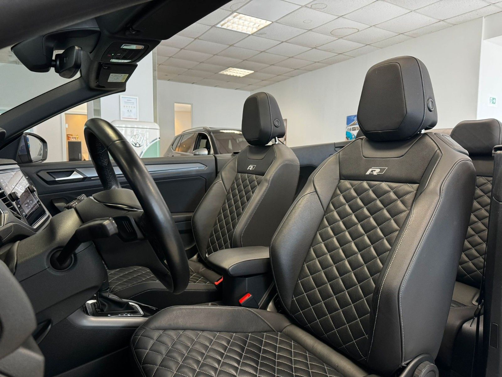 Volkswagen T-Roc R-Line - Samsaru's Car Outlet