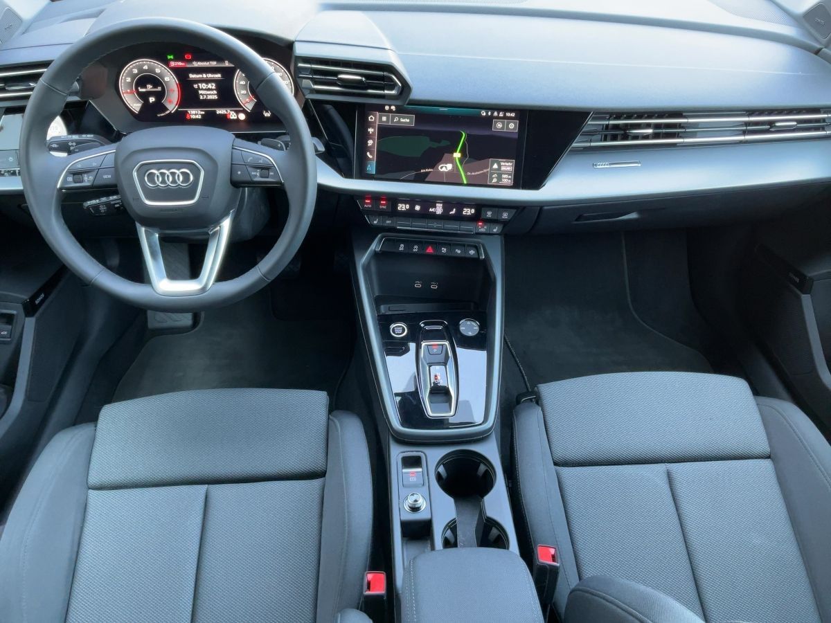 Audi A3 Sportback 35 TFSI S-TR ADVANCED - Samsaru's Car Outlet