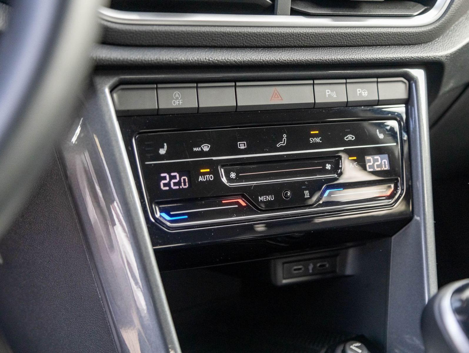 Volkswagen T-Roc 1.0 TSI Style - Samsaru's Car Outlet