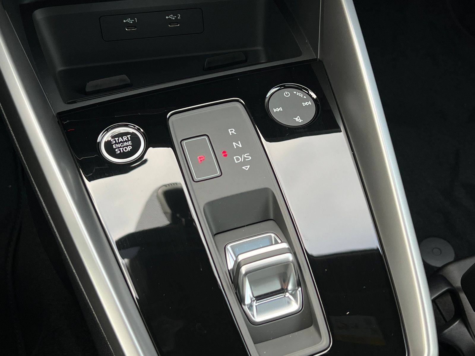 Audi A3 Lim. 3X S-LINE BLACK EDITION PANO HUD CARBON