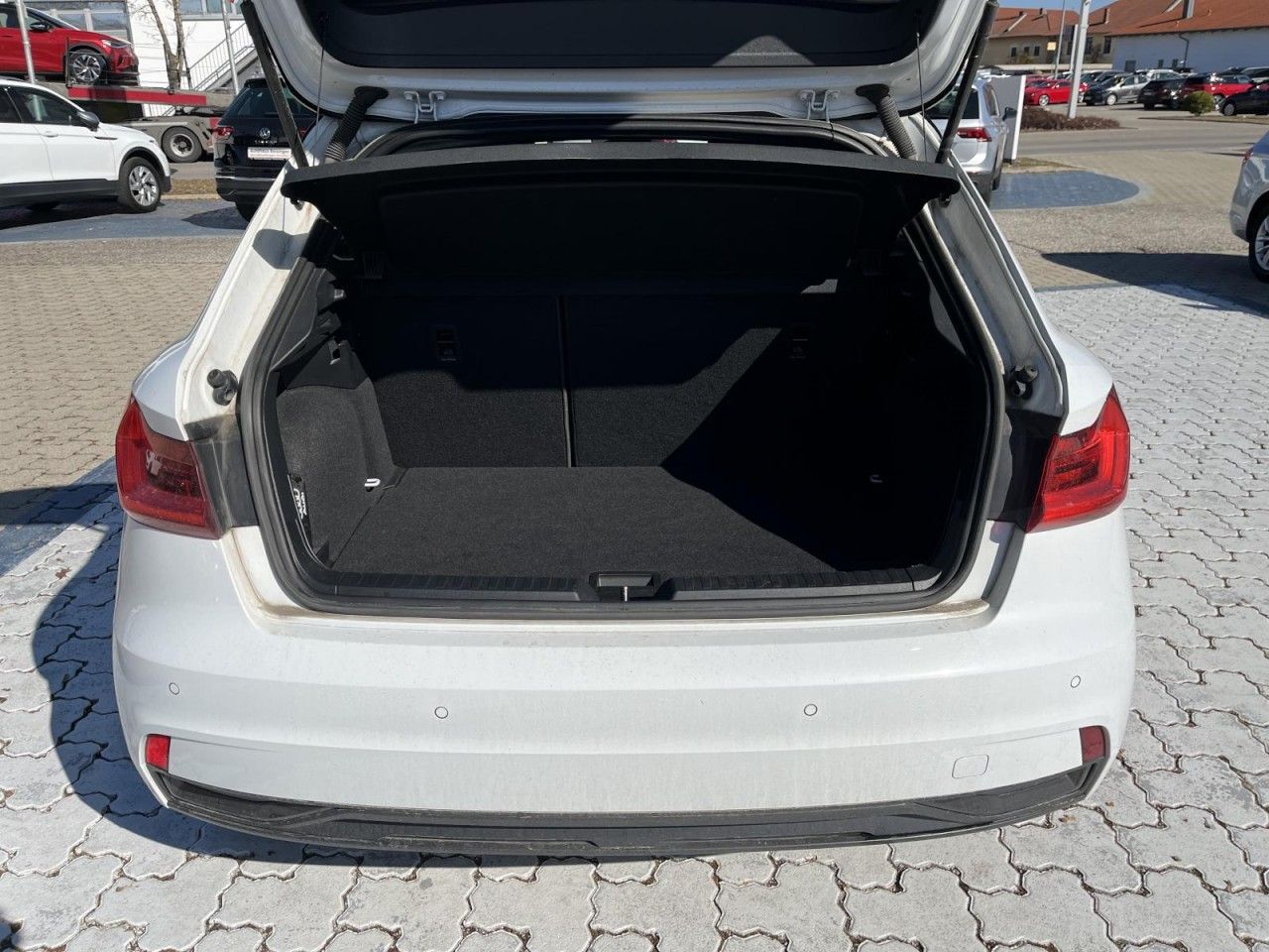 Audi A1 Sportback 1,0 TFSI S-Line Advanced - Samsaru's Car Outlet