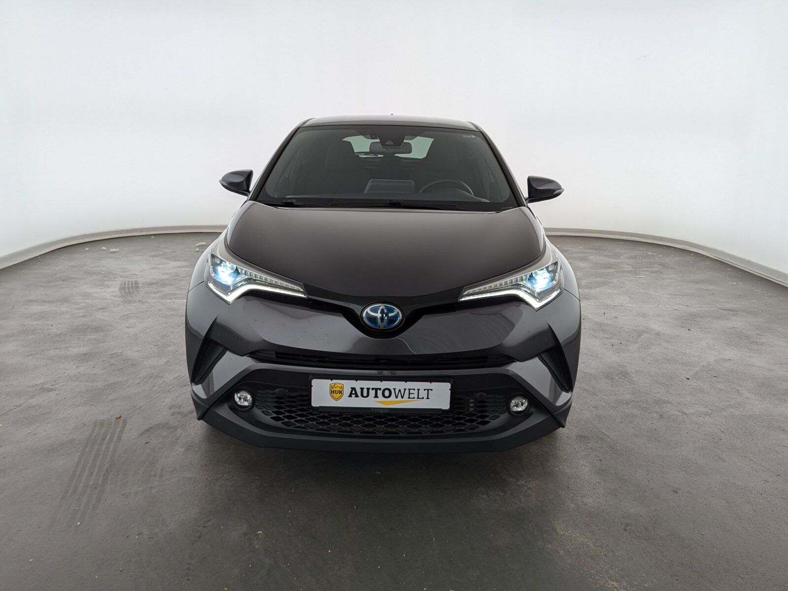 Toyota C-HR 1.8 Hybrid Team - Samsaru's Car Outlet