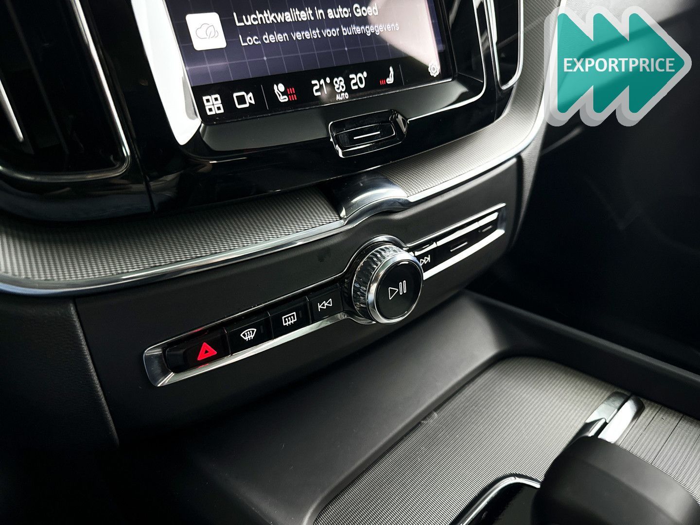 Volvo XC60 T6 Plug-in hybrid AWD Plus Dark | panorama