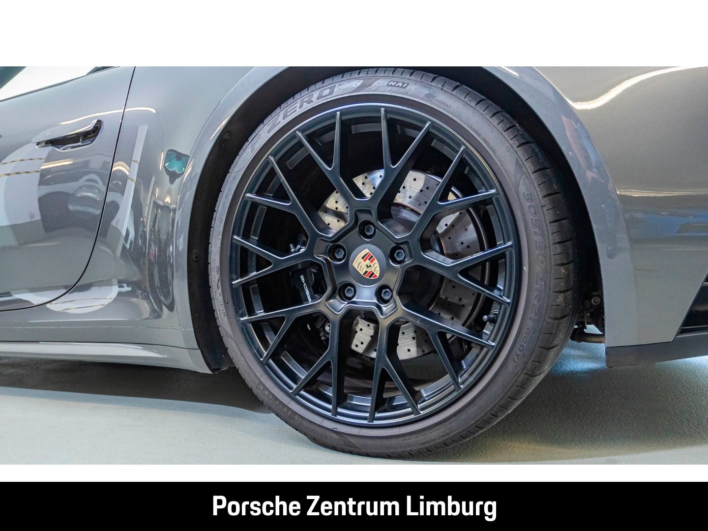 Porsche 992 911 Carrera 4 GTS Cabriolet LiftsystemVA LED