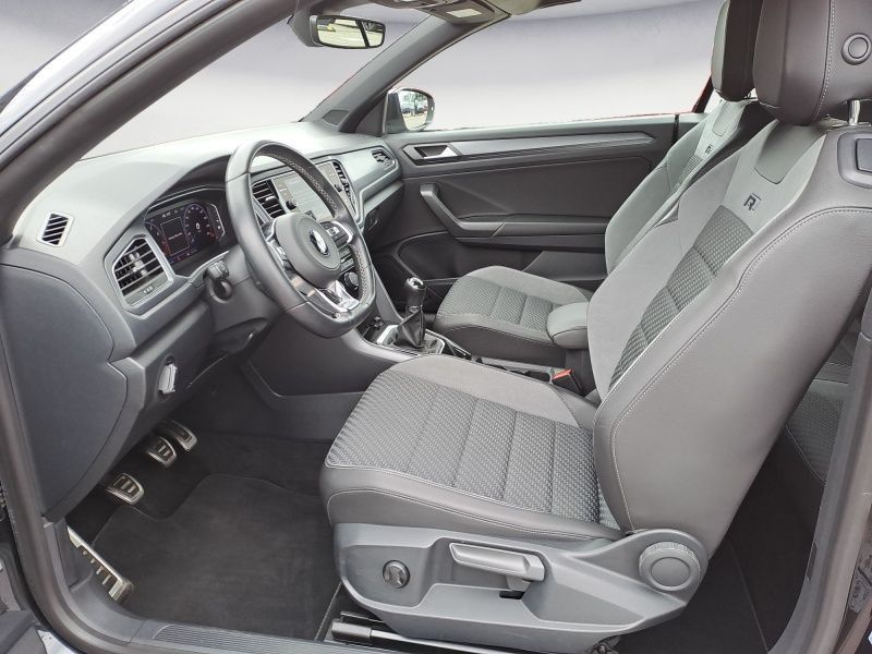 Volkswagen T-Roc 1.5 TSI R-Line - Samsaru's Car Outlet