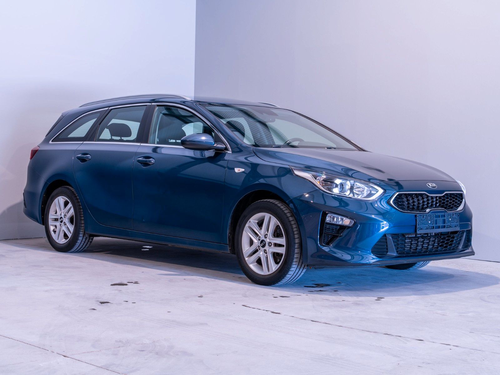 Kia Ceed Vision - Samsaru's Car Outlet