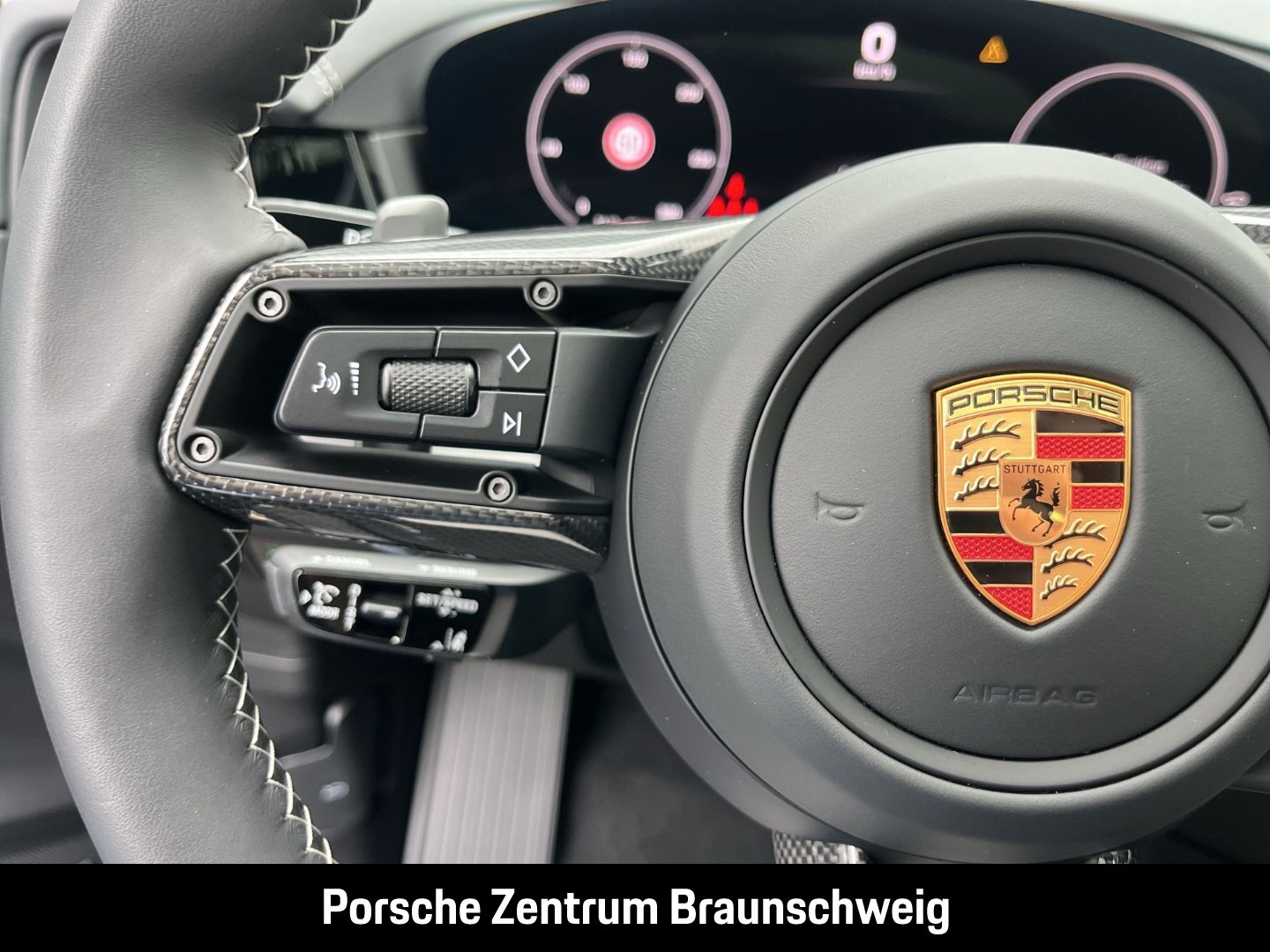 Porsche Cayenne GTS Coupe InnoDrive HA-Lenkung Head-Up