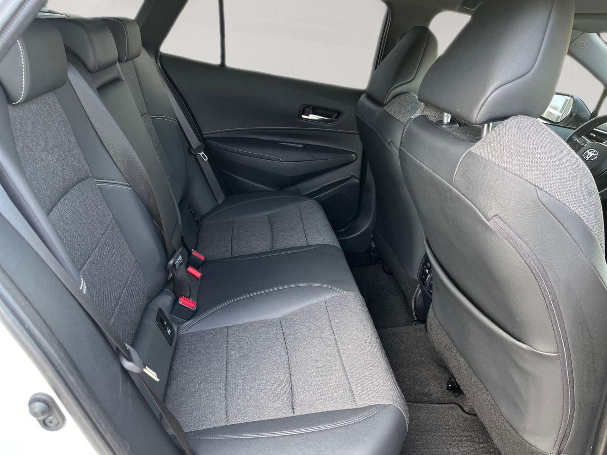 Toyota Corolla 2.0 Hybrid - Samsaru's Car Outlet