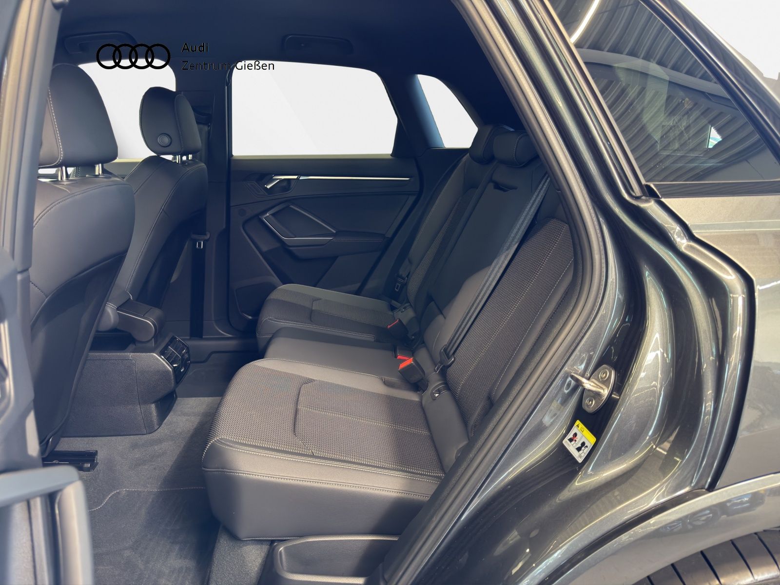Audi Q3 40 TFSI quattro S line Black - Samsaru's Car Outlet