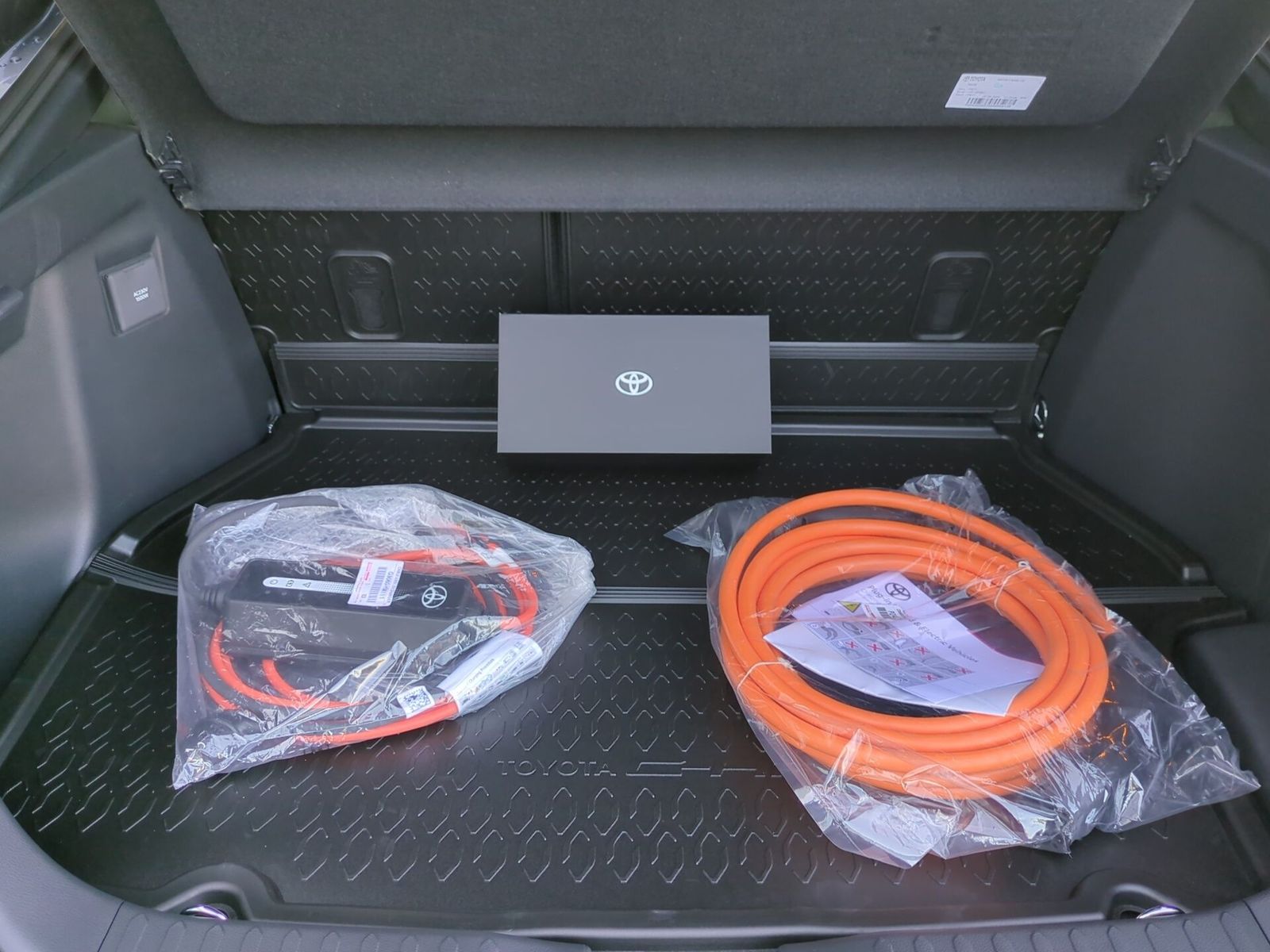 Toyota C-HR Plug-In Team D LED, DAB, SHZ, ACC, RFK