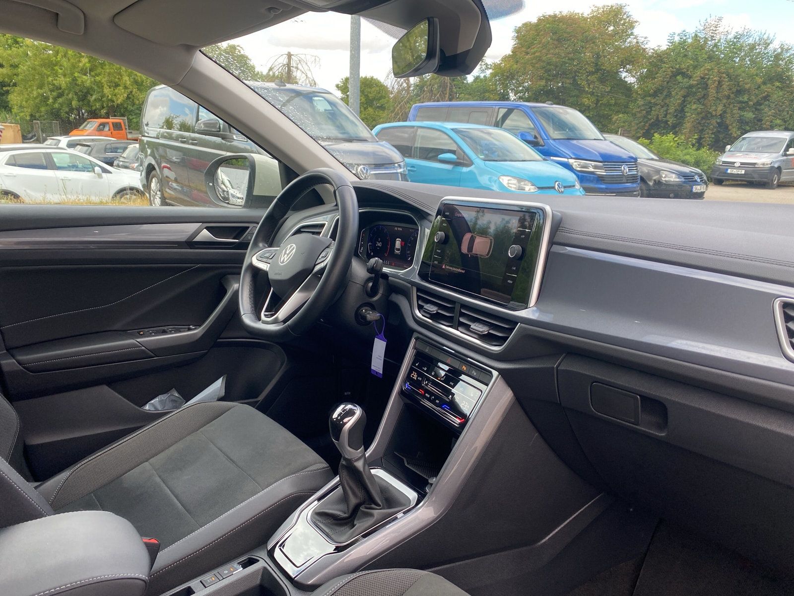 Volkswagen T-Roc 1.0 TSI Style - Samsaru's Car Outlet