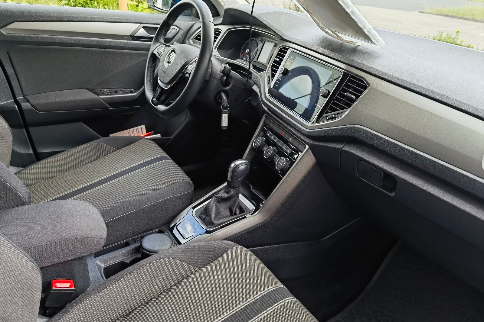 Volkswagen T-Roc 1.5TSI ACT DSG Style - Samsaru's Car Outlet