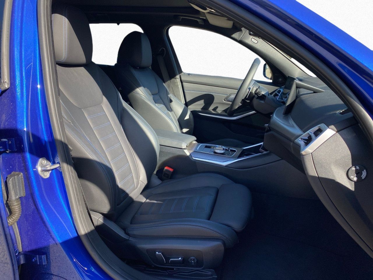 BMW 330e xD Tour M SPORT AdLED DAPr Pano 360° HK
