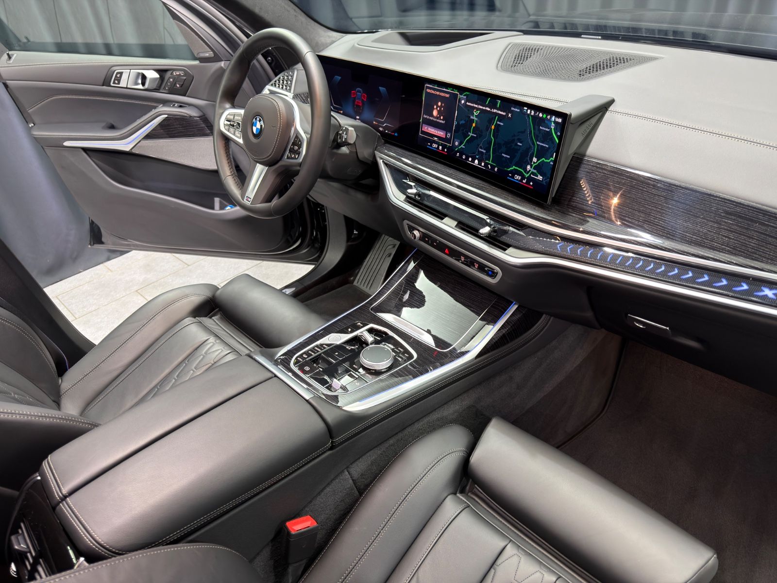 BMW X7 xDrive 40d M SPORT PRO|LUFT|PANO|7-SITZER|AHK